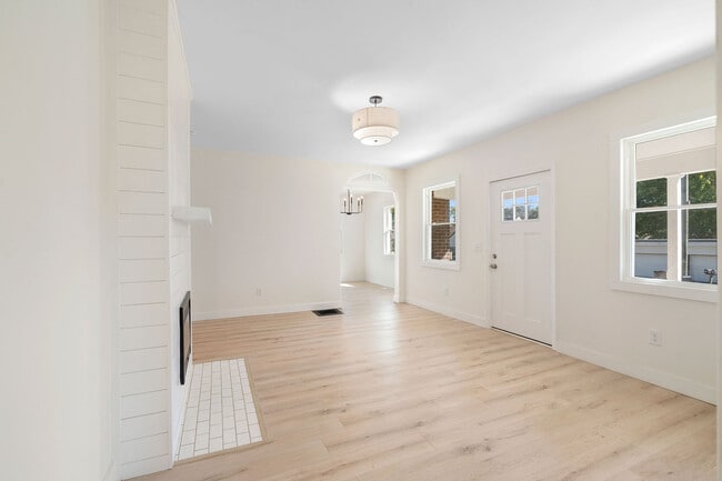 Photo - 3907 Katherine St