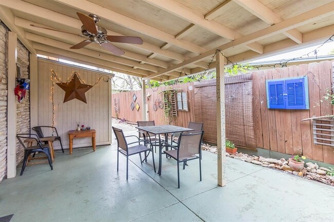 Photo - 2011 Meadowridge Dr