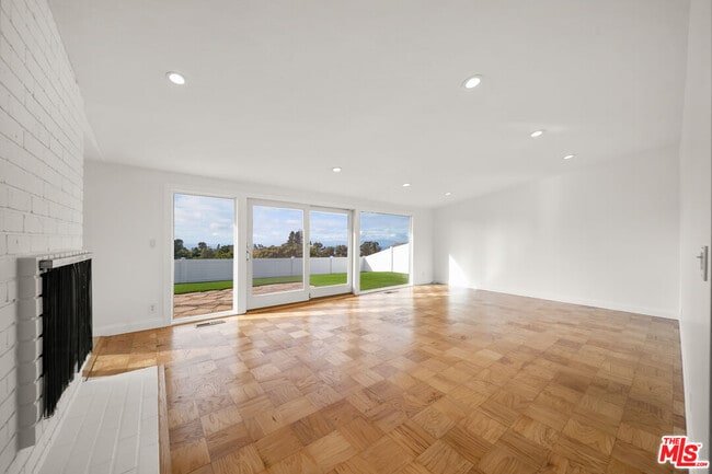 Photo - 27041 Whitestone Rd