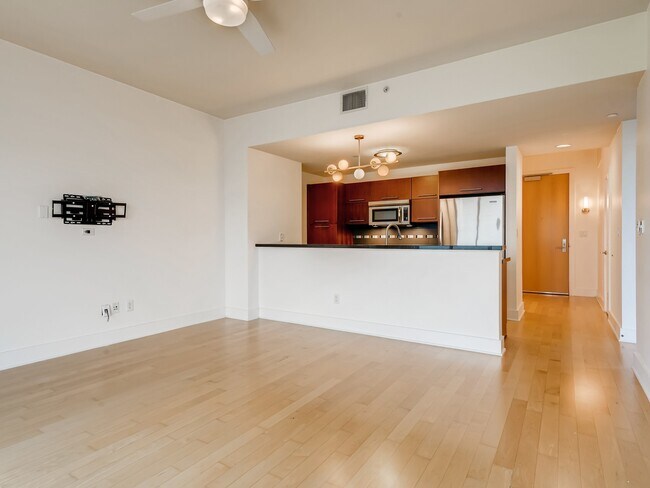 Photo - 603 Davis St Unit 1708