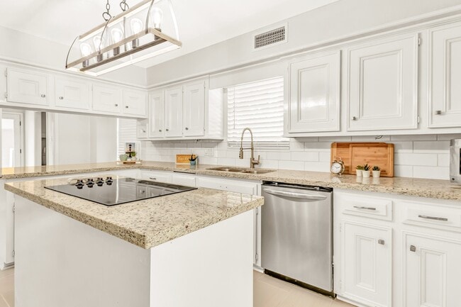 Photo - 5421 Blue Haven Dr