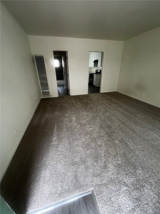 Building Photo - 5434 Sierra Vista Ave Unit 22