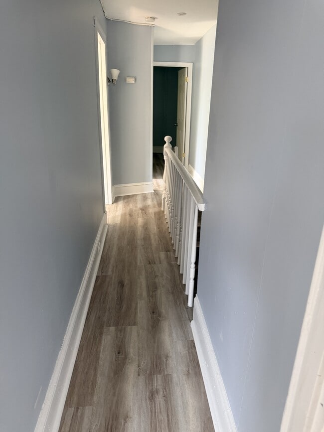 Photo - 100 W 24th St
