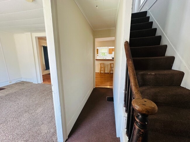 Photo - 131 W Schuyler St