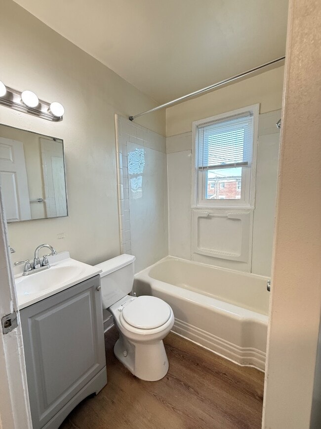 Photo - 7521 Lange St