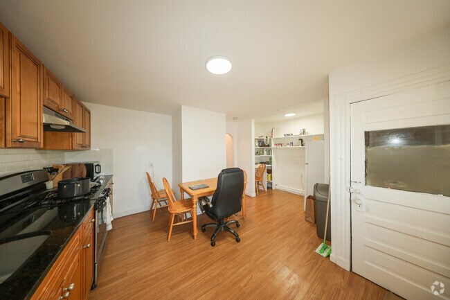 Building Photo - 17 Princeton St Unit 3 Rental