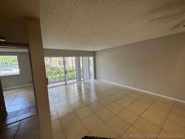 9001 Wiles Rd