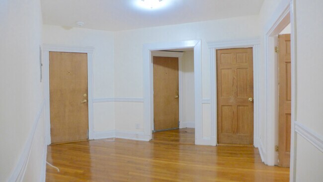 Photo - 382 Riverway