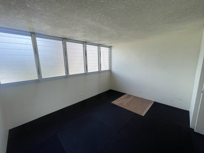 Photo - 500 University Ave