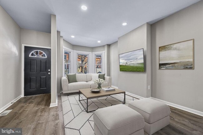 Photo - 1402 W 3rd St