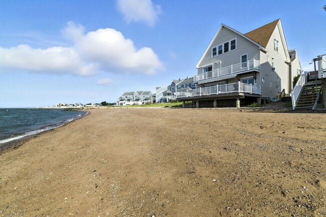 Photo - 62 Cosey Beach Ave