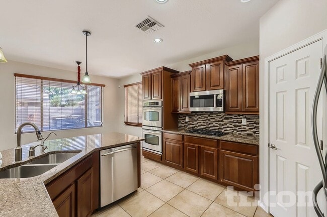 Photo - 43633 W Cydnee Dr