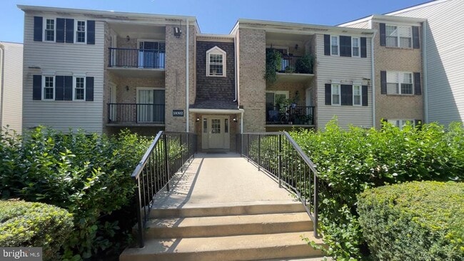 Building Photo - 18302 Streamside Dr Unit 101 Rental
