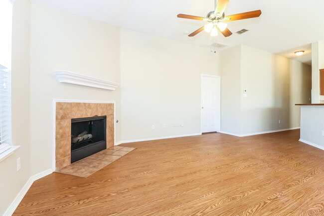 Photo - 3020 Meadowbrook Dr