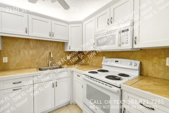 Photo - 2150 SE Edler Dr