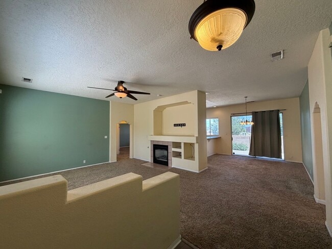 Photo - Contemporary 3 Bedroom 2 Bathroom Home Located In NW Albuquerque!