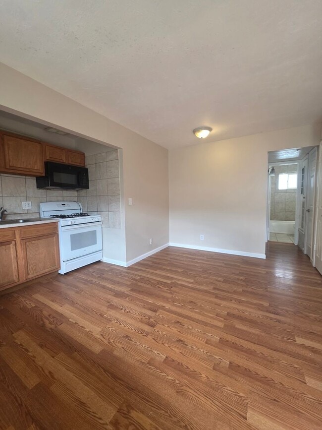 616 N 46th St Unit 9