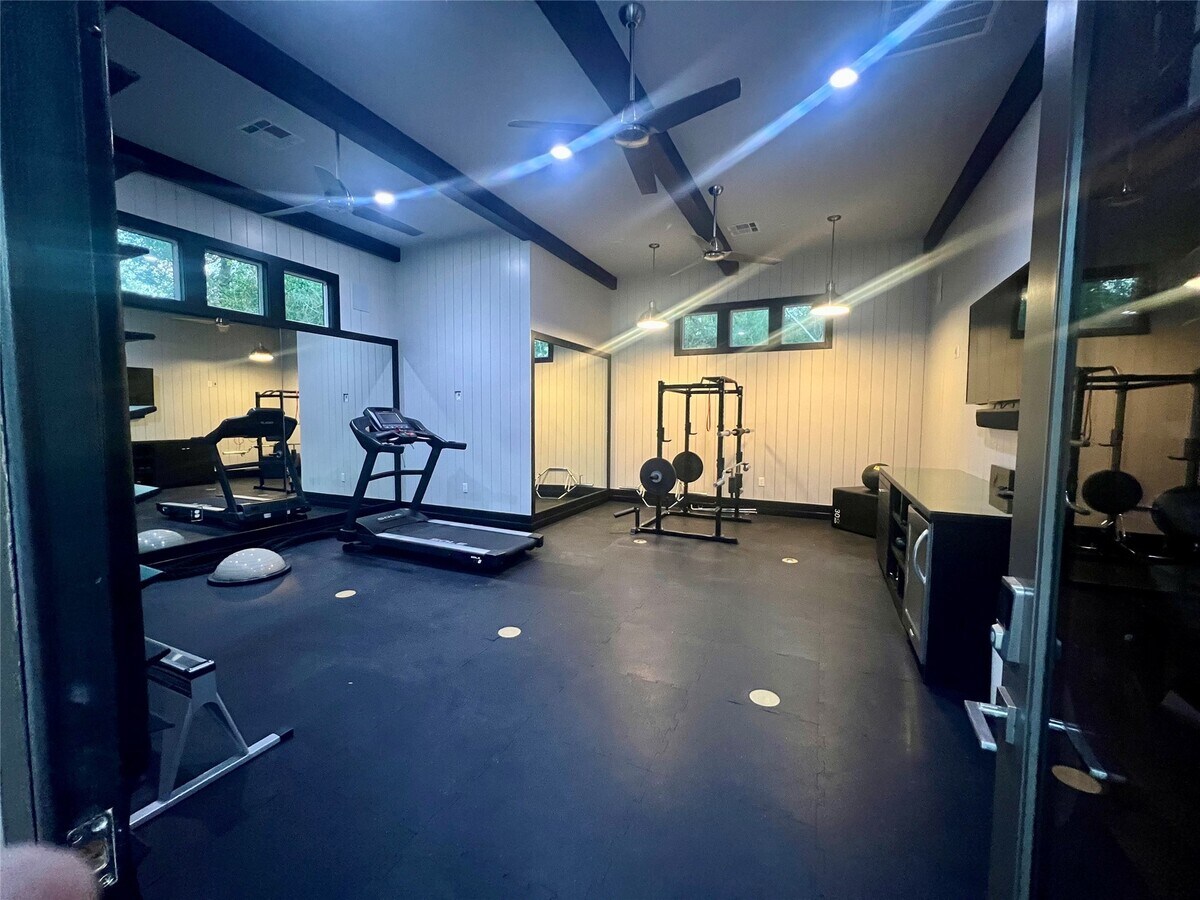 Photo - 10 Player Pond Pl