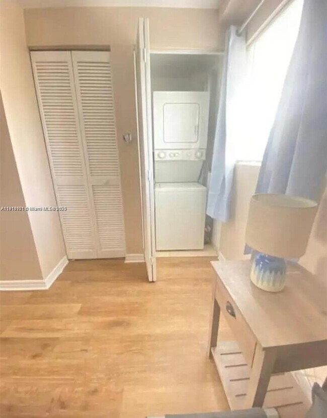 Photo - 821 SW 2nd St Unit 5