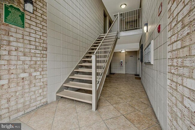 Photo - 6302 Hil-Mar Dr Unit 6-2