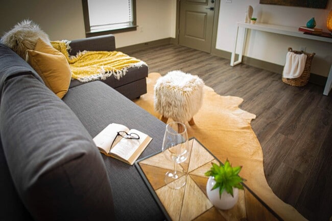 Photo - The Central on Orange Lake Apartments - Co...