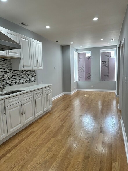 Photo - 2002 W 21st Pl