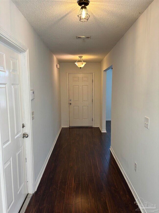 Photo - 2423 Flintstone Dr House