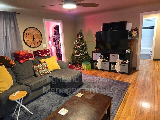 Photo - 1160 NE Lake St