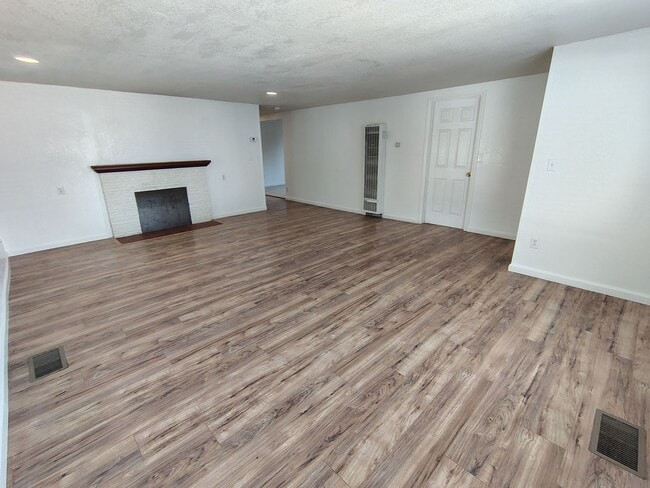 Photo - 1351 Leonard Ave Unit A