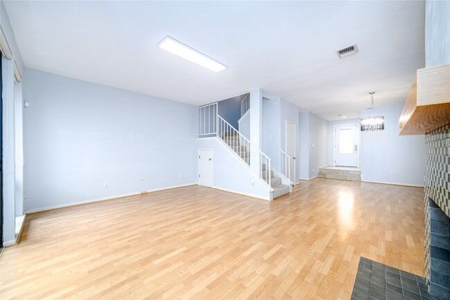 Photo - 7505 Memorial Woods Dr