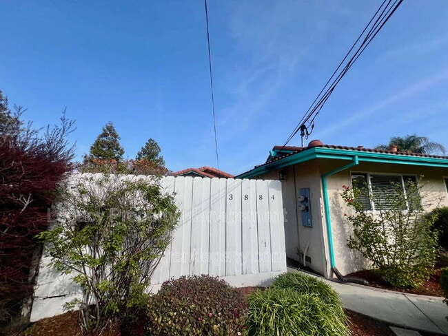 Photo - 3884 Bayview Cir