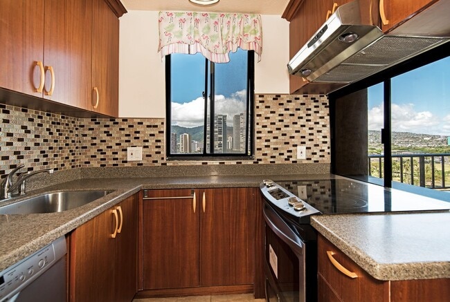 Photo - 2121 Ala Wai Blvd