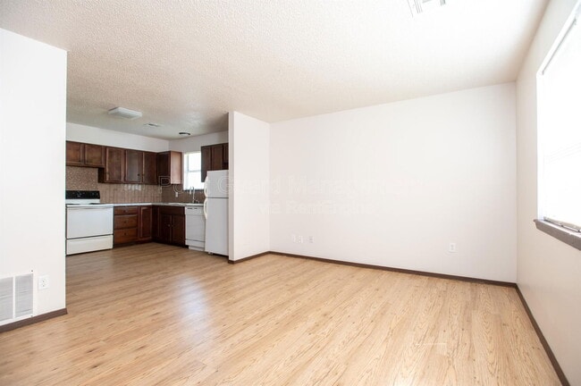 Photo - 1826 S Laura St Unit 1