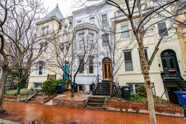 Photo - 2147 N St NW Unidad B (lower)