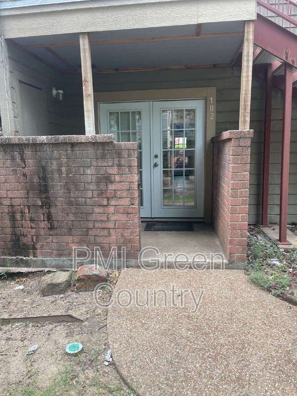 Photo - 6657 S Victor Ave Unidad I102 Rental