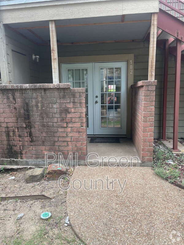 Building Photo - 6657 S Victor Ave Unit I102 Rental