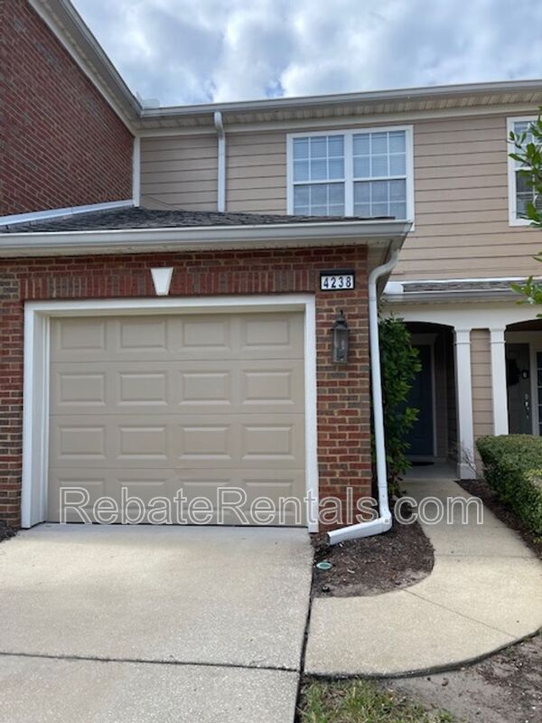 Photo - 4238 Highwood Dr