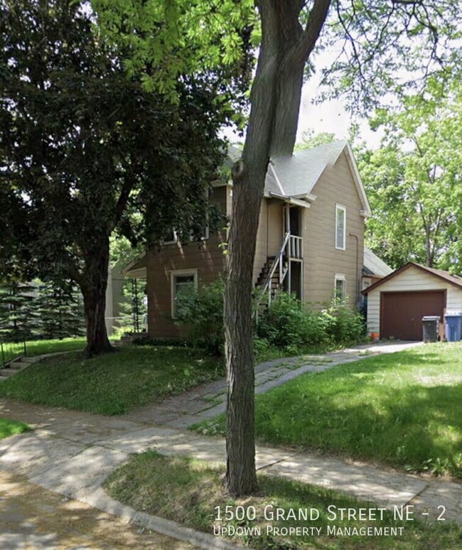 Building Photo - 1500 Grand St NE Unit 2