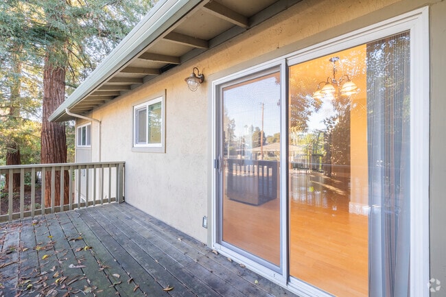 2BR, 1BA - 850SF - Patio - Park Vista Apartments