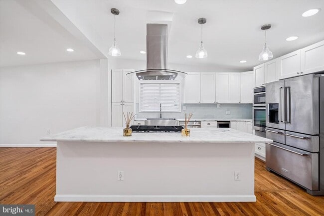 Photo - 3308 Estelle Terrace