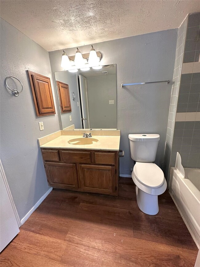 Photo - 200 Pecan Dr