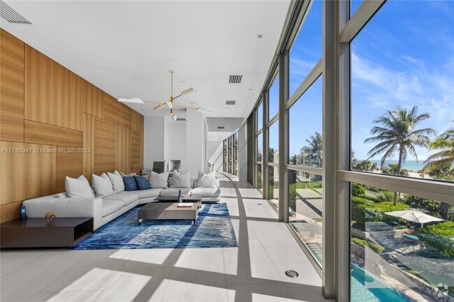 Building Photo - 5875 Collins Ave Unit 401 Rental