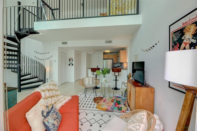 Photo - 300 S Biscayne Blvd Unidad L-428