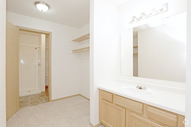 2 Bedroom - Master Vanity