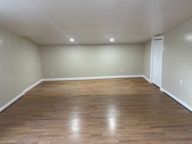 Photo - 569 Jerome St