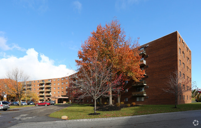 Building Photo - Chestnut Lake Rental