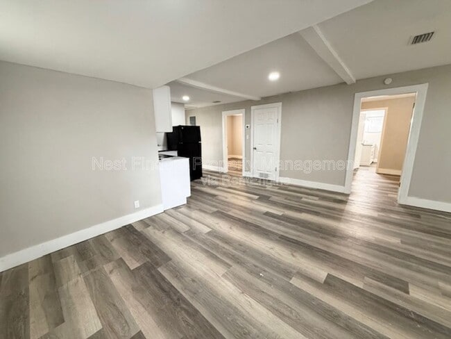 Photo - 222 9th St S
