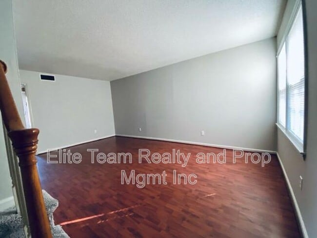 Photo - 4657 Old Lantern Way