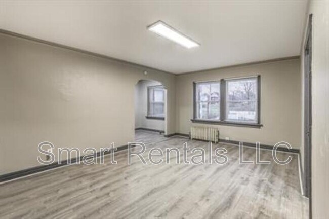 Photo - 807 Clara Ave