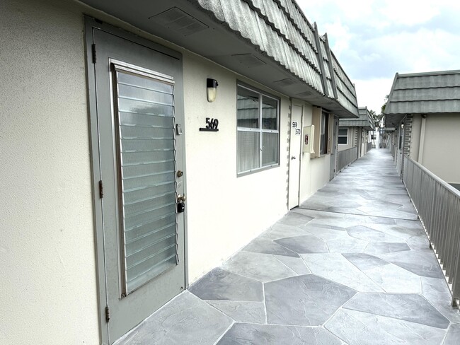 Photo - 569 Monaco Way Unidad L